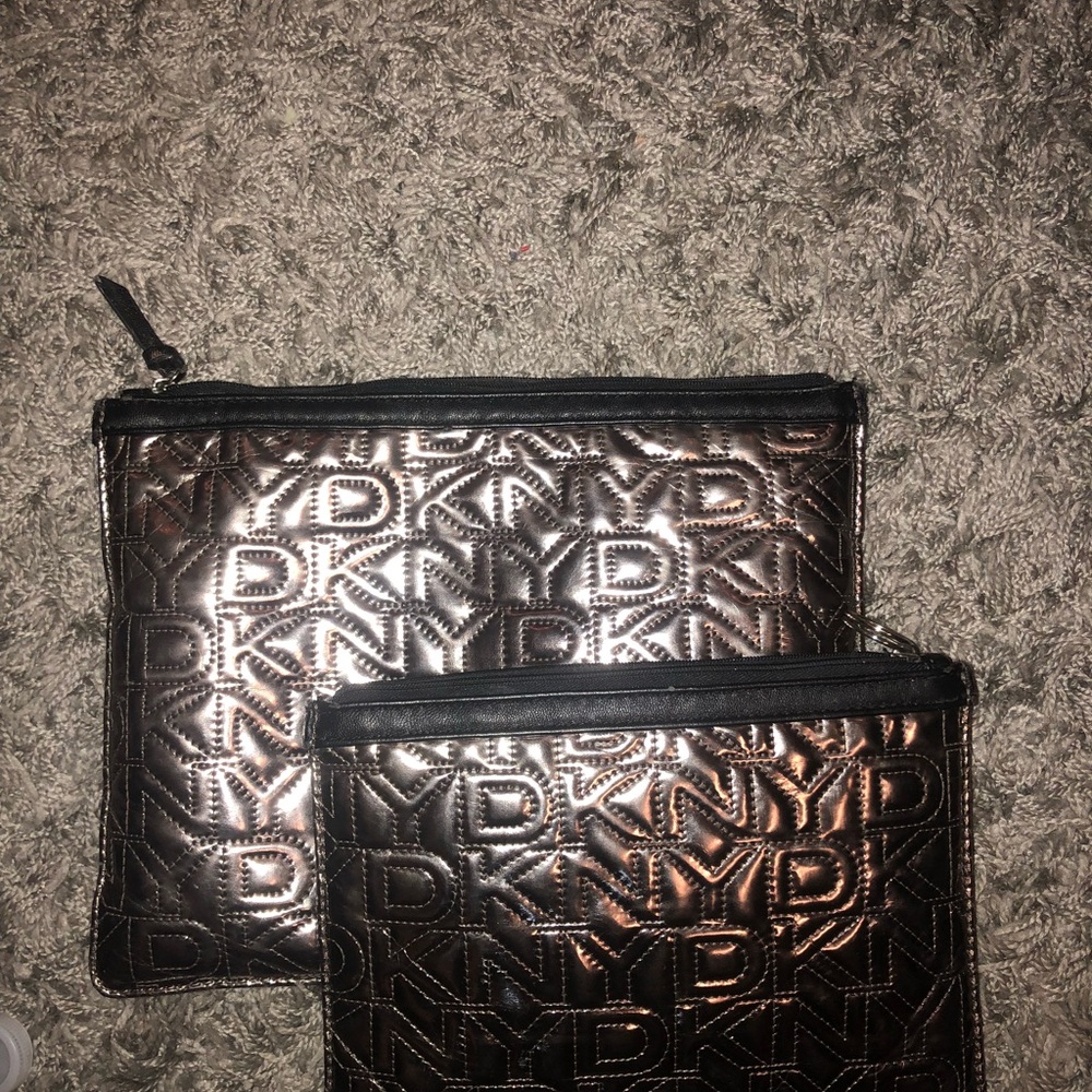 DKNY toiletry bag set